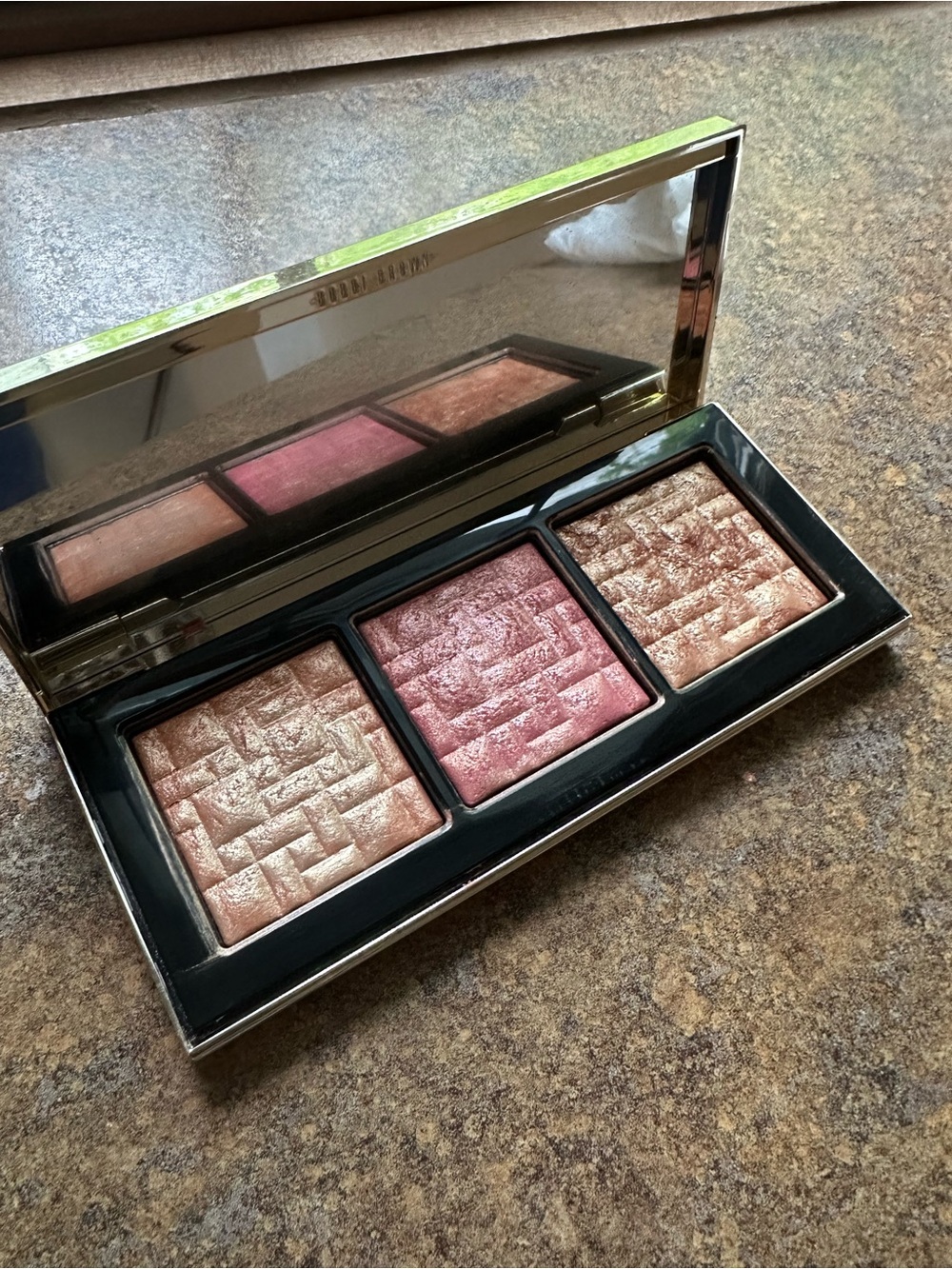 Bobbi Brown Highlighting trio Bobbi to glow